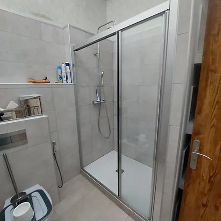 בית נופש Maison Spacieuse Avec Jardin *