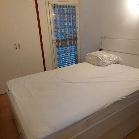 Maison Spacieuse Avec Jardin מנוסק