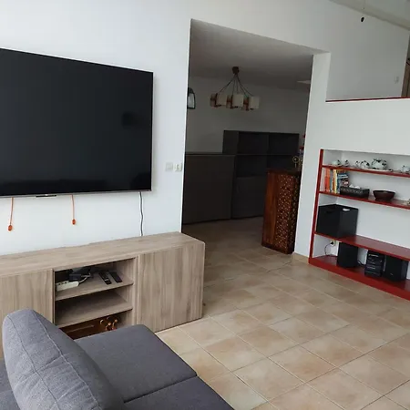 בית נופש Maison Spacieuse Avec Jardin מנוסק